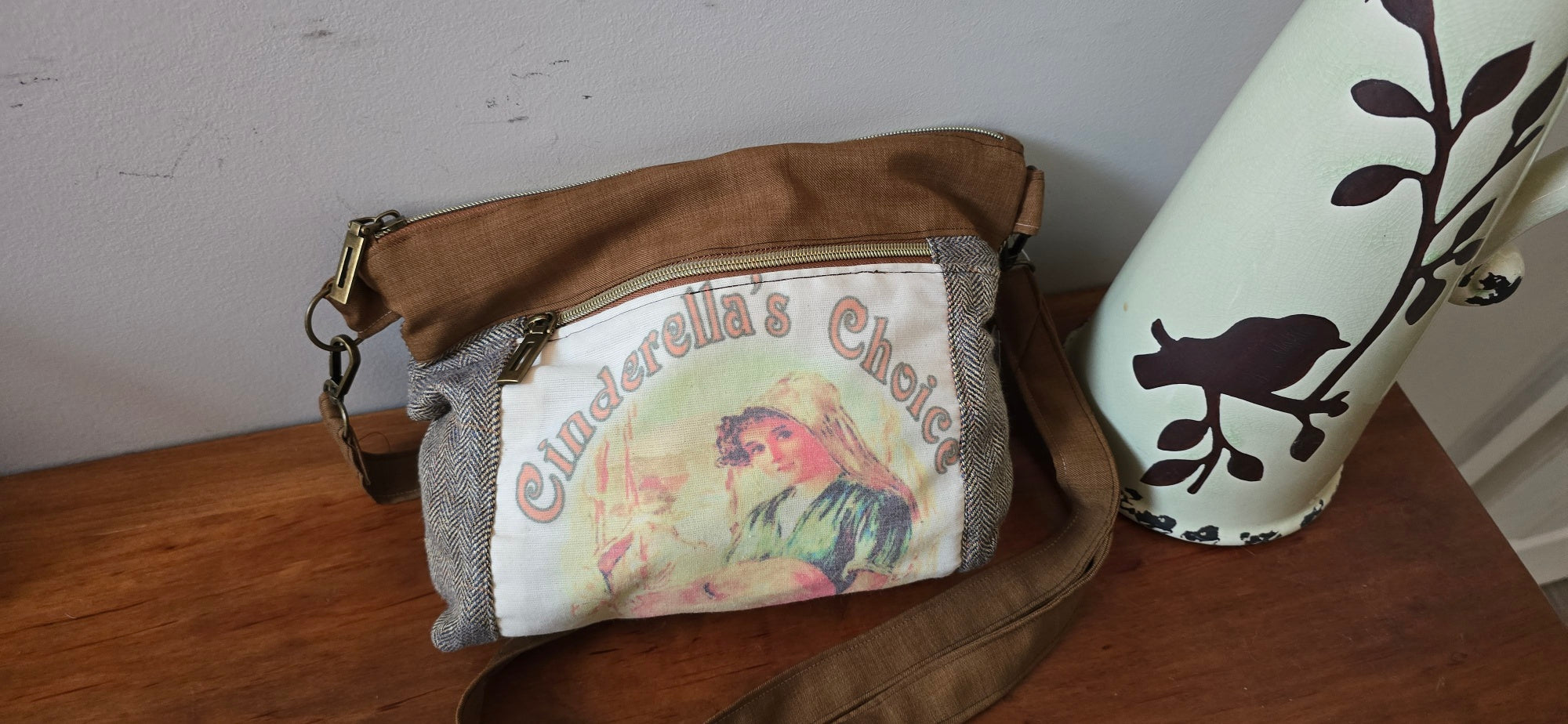 The Cinderella Vintage Crossbody 👑✨